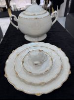 سرویس غذا خوری 18نفره 135پارچه مدل الیزابت پلاس قالب مانوس - تصویر 2