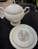 سرویس غذا خوری ۱۲نفره ۱۰۵پارچه چینی لورین اصفهان قالب کویین طرح نیلا - تصویر 2