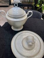سرویس غذا خوری ۱۲نفره ۱۰۵پارچه چینی لورین اصفهان قالب کویین طرح آوا - تصویر 2